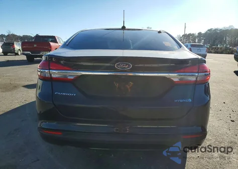 2018 Ford Fusion S Hybrid z USA, uszkodzony, nr VIN 3FA6P0UU5JR100721
